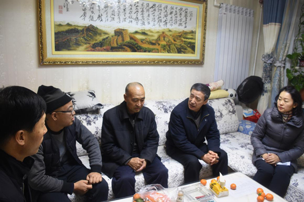 走访慰问困难党员 送去组织的关怀和温暖